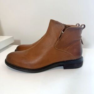Franco Sarto Boots Booties HYLA Brown Tan Cognac Leather Ankle Boots 8